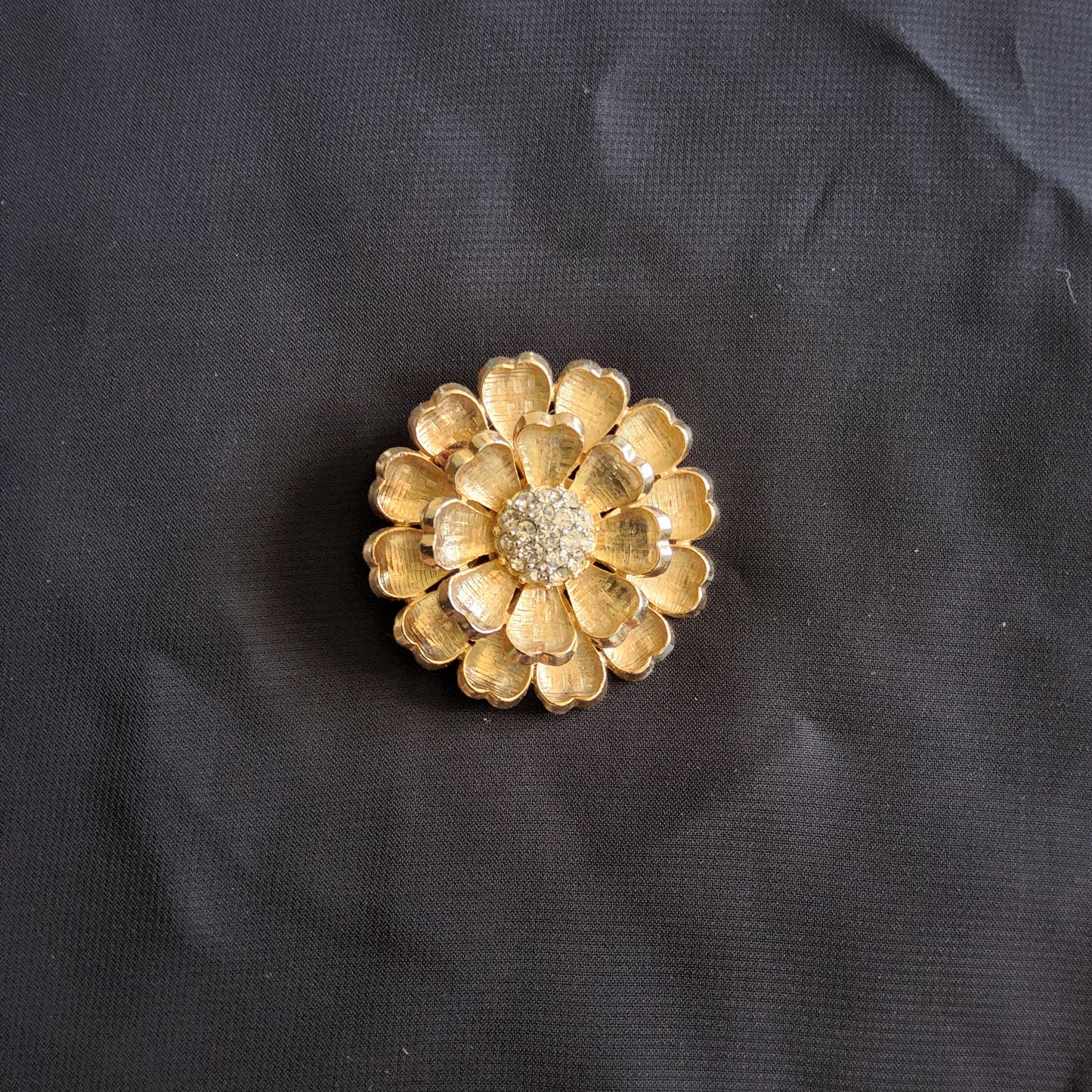 Vintage Gold toned flower brooch with crystals