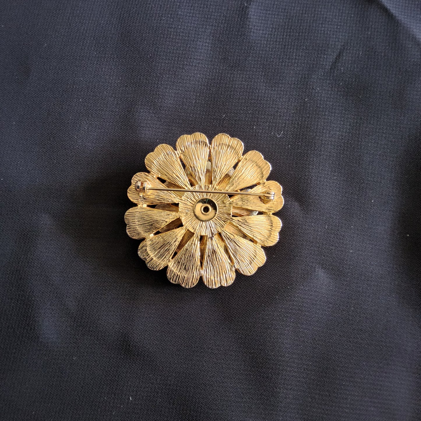 Vintage Gold toned flower brooch with crystals