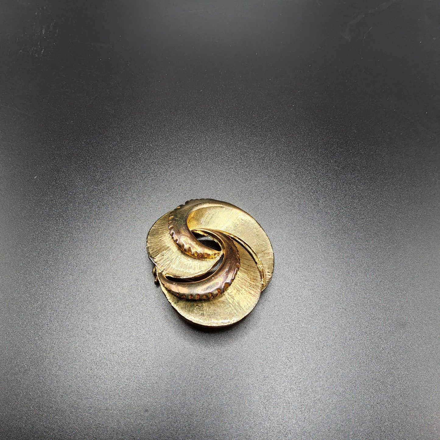 Vintage Round Gold Toned Brushed Chunky Brooch