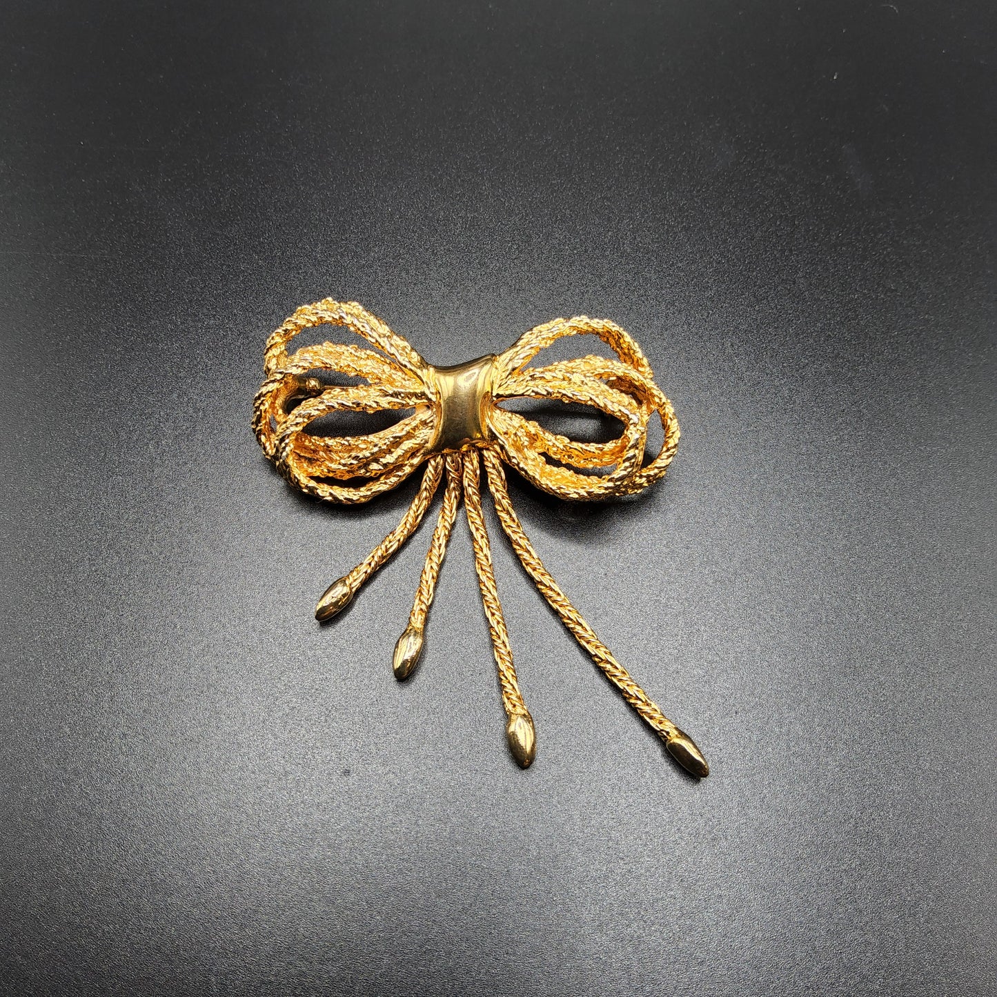 Vintage Gold Toned Rope Ribbon Brooch