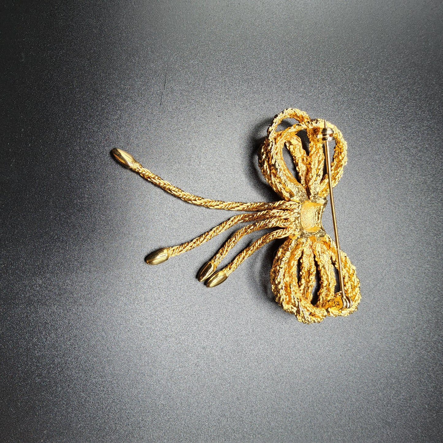 Vintage Gold Toned Rope Ribbon Brooch